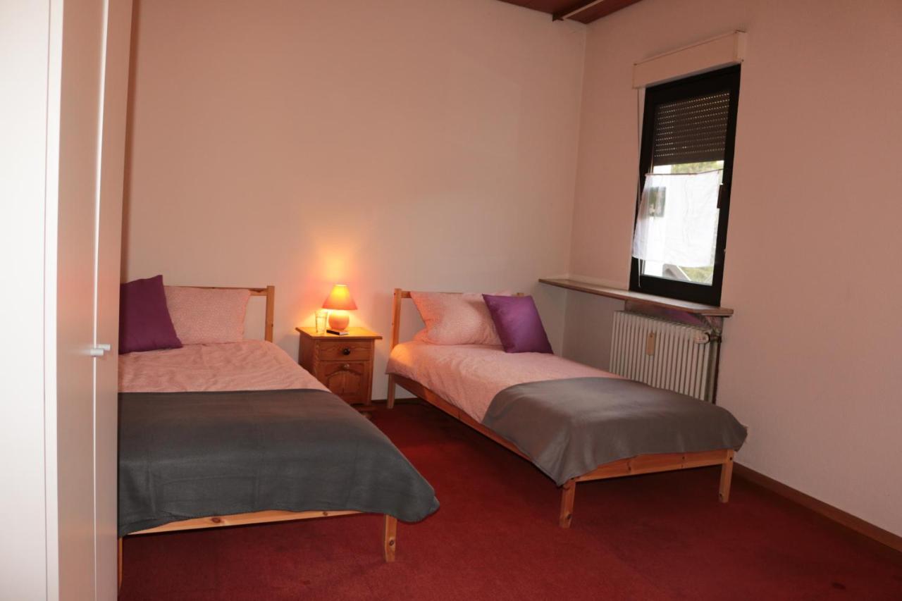 E Kurhaus Wohnung Nr 5 เชอเนา ภายนอก รูปภาพ