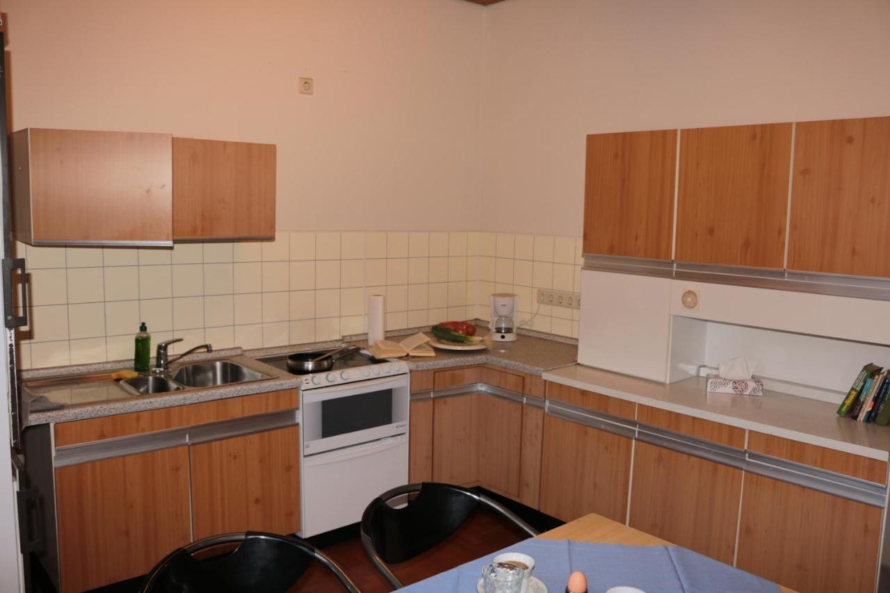 E Kurhaus Wohnung Nr 5 เชอเนา ภายนอก รูปภาพ